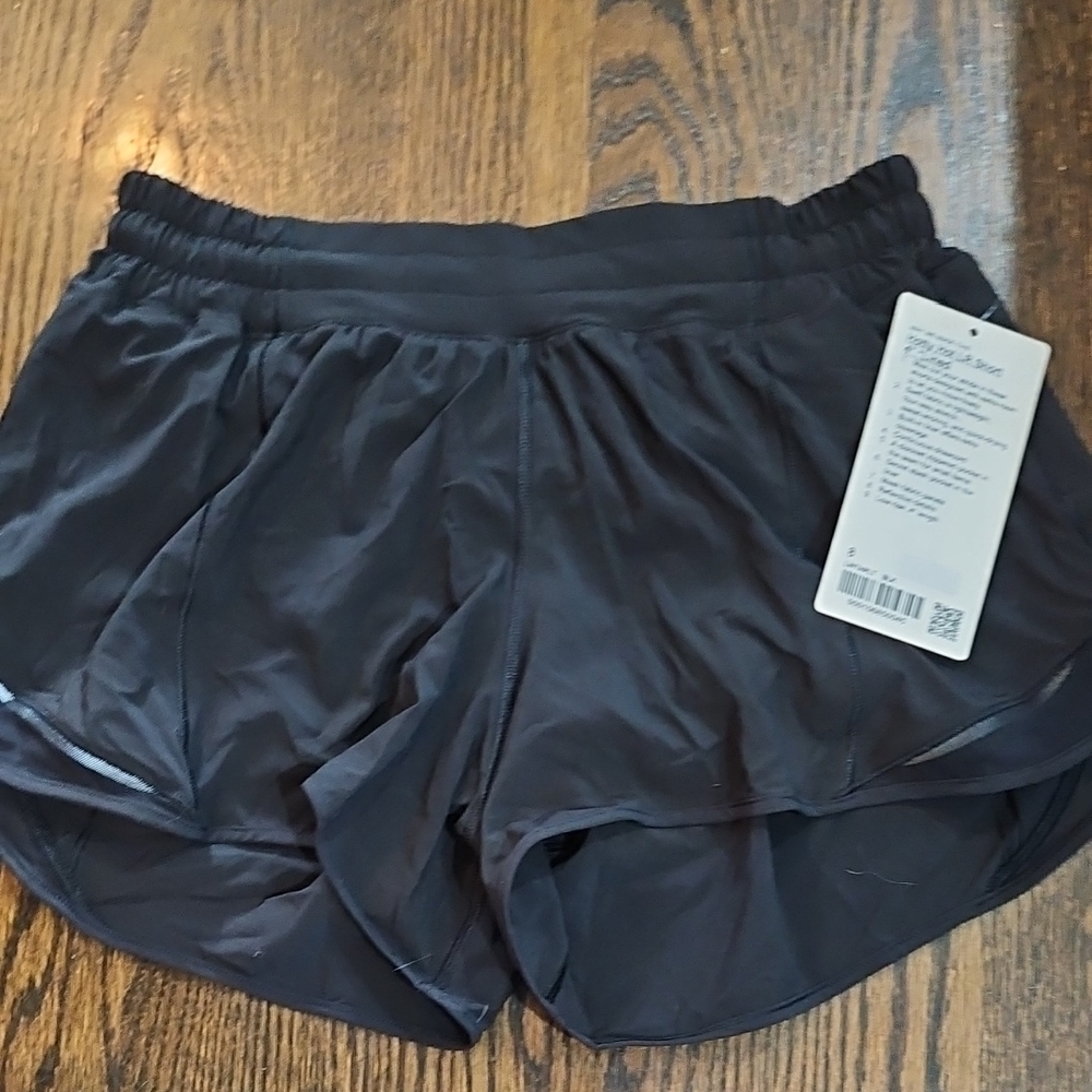 Lululemon Hotty Hot Lined Shorts, 4"